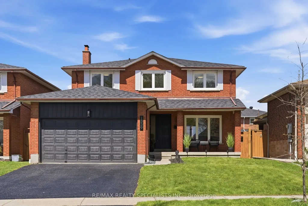 1339 Willowbank Trail Mississauga ON L4W 3P9
