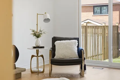 1339 Willowbank Trail Mississauga ON L4W 3P9