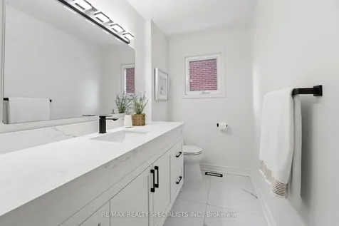 1339 Willowbank Trail Mississauga ON L4W 3P9