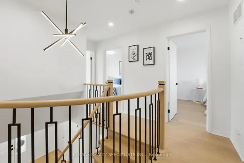 1339 Willowbank Trail Mississauga ON L4W 3P9