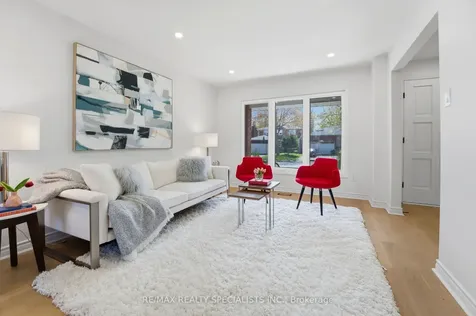 1339 Willowbank Trail Mississauga ON L4W 3P9