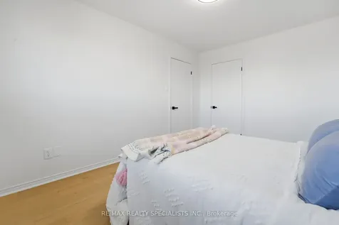 1339 Willowbank Trail Mississauga ON L4W 3P9