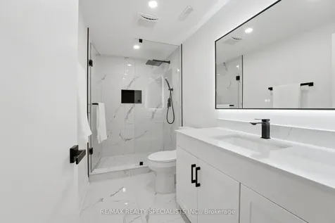 1339 Willowbank Trail Mississauga ON L4W 3P9