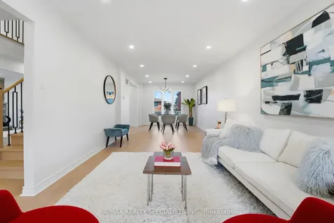 1339 Willowbank Trail Mississauga ON L4W 3P9