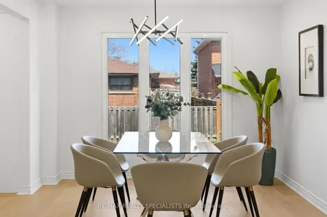1339 Willowbank Trail Mississauga ON L4W 3P9