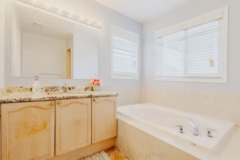 57 Saintsbury Crescent Brampton ON L6R 2V9