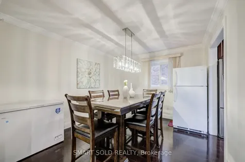 111 Whitchurch Mews Mississauga ON L5A 4B2