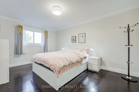 111 Whitchurch Mews Mississauga ON L5A 4B2