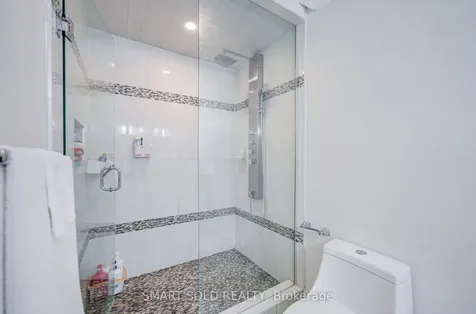 111 Whitchurch Mews Mississauga ON L5A 4B2