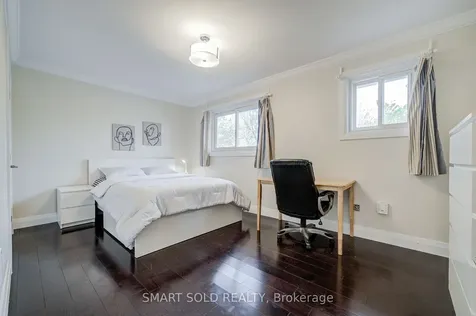 111 Whitchurch Mews Mississauga ON L5A 4B2