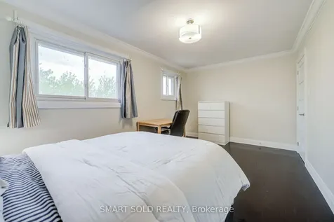 111 Whitchurch Mews Mississauga ON L5A 4B2
