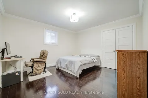 111 Whitchurch Mews Mississauga ON L5A 4B2