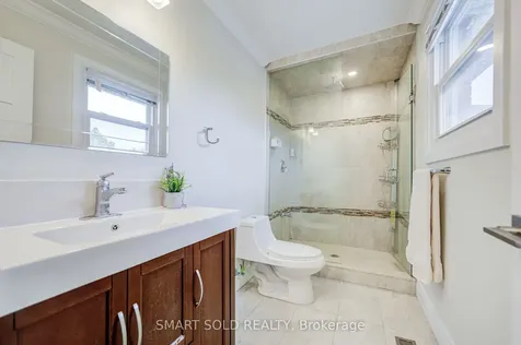 111 Whitchurch Mews Mississauga ON L5A 4B2