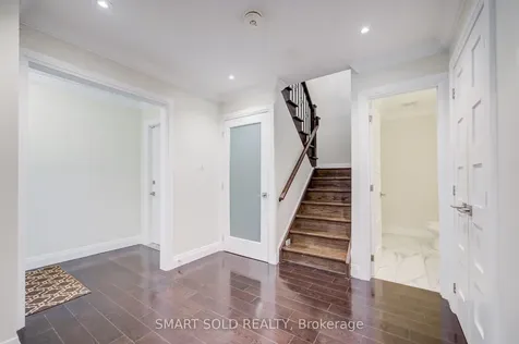 111 Whitchurch Mews Mississauga ON L5A 4B2