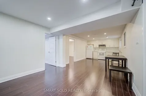 111 Whitchurch Mews Mississauga ON L5A 4B2