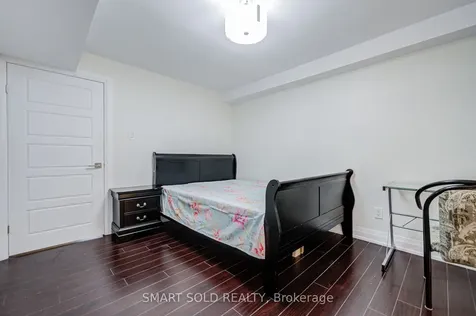111 Whitchurch Mews Mississauga ON L5A 4B2