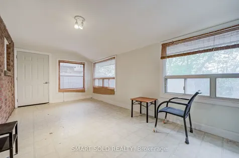 111 Whitchurch Mews Mississauga ON L5A 4B2