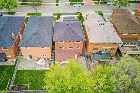 111 Whitchurch Mews Mississauga ON L5A 4B2