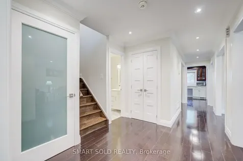 111 Whitchurch Mews Mississauga ON L5A 4B2