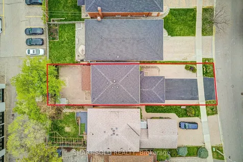 111 Whitchurch Mews Mississauga ON L5A 4B2