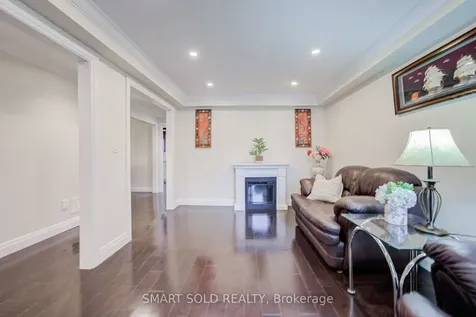 111 Whitchurch Mews Mississauga ON L5A 4B2