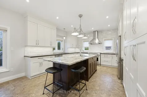 22 Bishop Court Halton Hills ON L7G 6G8