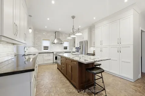 22 Bishop Court Halton Hills ON L7G 6G8
