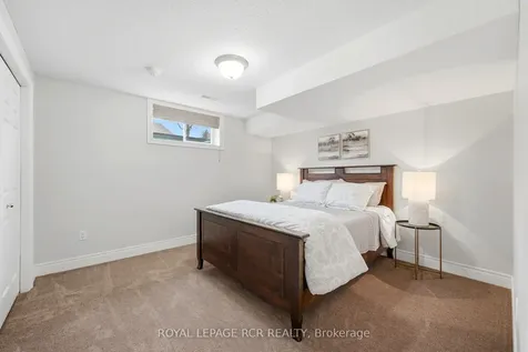 22 Bishop Court Halton Hills ON L7G 6G8