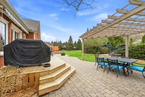 22 Bishop Court Halton Hills ON L7G 6G8
