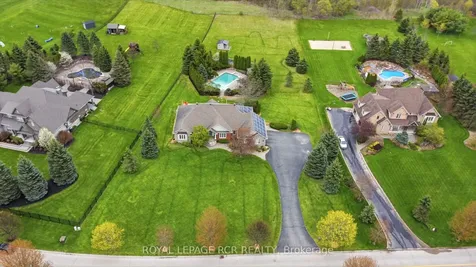 22 Bishop Court Halton Hills ON L7G 6G8