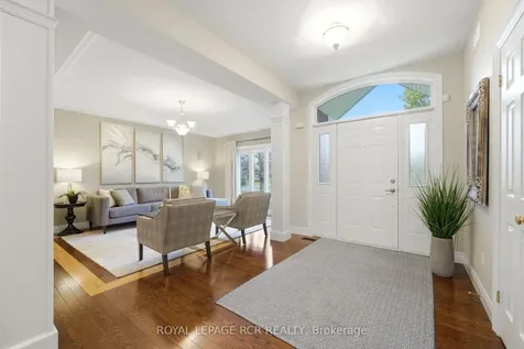 22 Bishop Court Halton Hills ON L7G 6G8