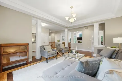 22 Bishop Court Halton Hills ON L7G 6G8