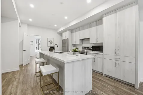 1340 Kaniv Street Oakville ON L6M 5R3