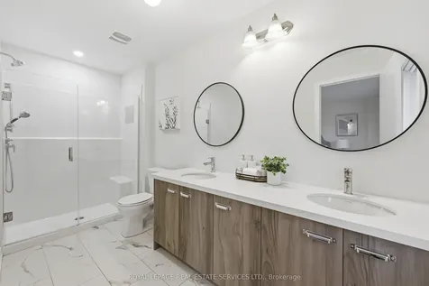 1340 Kaniv Street Oakville ON L6M 5R3