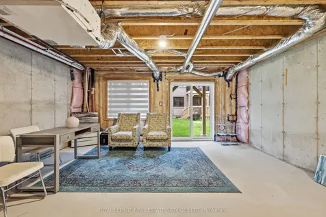 1340 Kaniv Street Oakville ON L6M 5R3