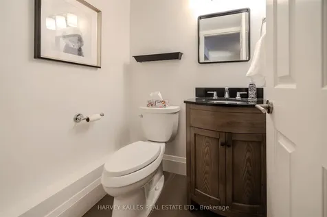 1060 Walden Circle Mississauga ON L5J 4J9