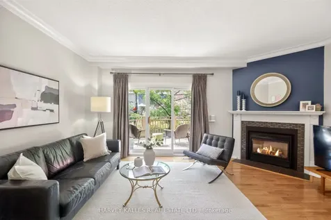 1060 Walden Circle Mississauga ON L5J 4J9