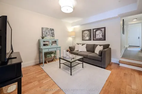 1060 Walden Circle Mississauga ON L5J 4J9