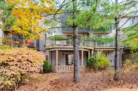 1060 Walden Circle Mississauga ON L5J 4J9
