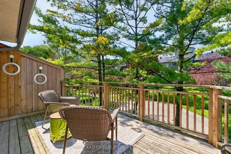 1060 Walden Circle Mississauga ON L5J 4J9