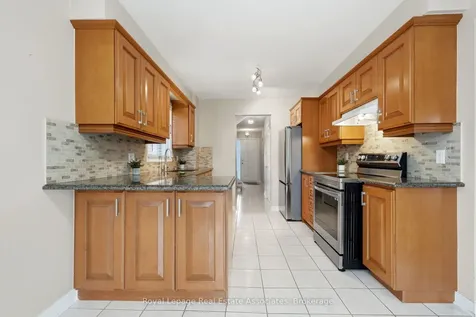 14 Beisel Court Brampton ON L6Z 2R8
