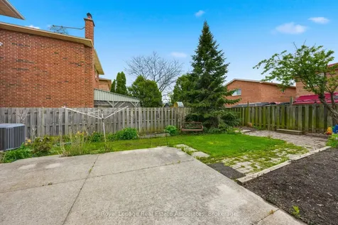 14 Beisel Court Brampton ON L6Z 2R8