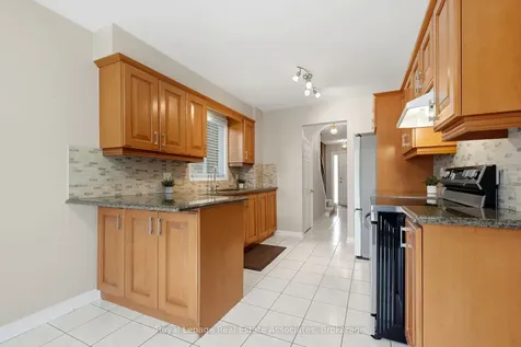 14 Beisel Court Brampton ON L6Z 2R8