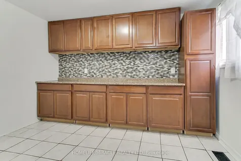 70 Dolores Road Toronto ON M3L 2A9