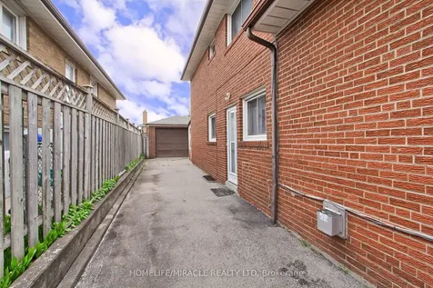 70 Dolores Road Toronto ON M3L 2A9