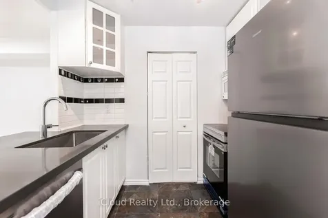 285 Enfield Place Mississauga ON L5B 3Y6