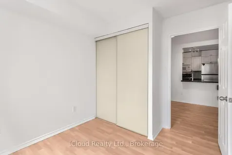 285 Enfield Place Mississauga ON L5B 3Y6
