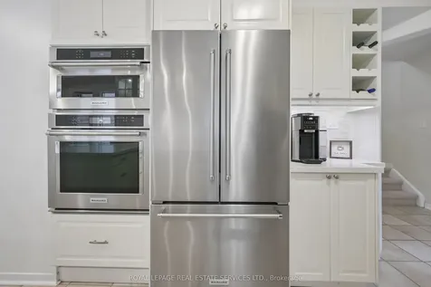 2023 Shady Glen Road Oakville ON L6M 3T4