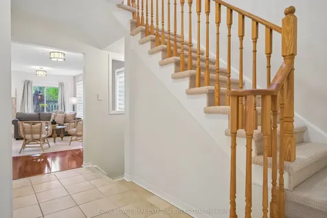 2023 Shady Glen Road Oakville ON L6M 3T4