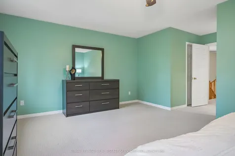 2023 Shady Glen Road Oakville ON L6M 3T4